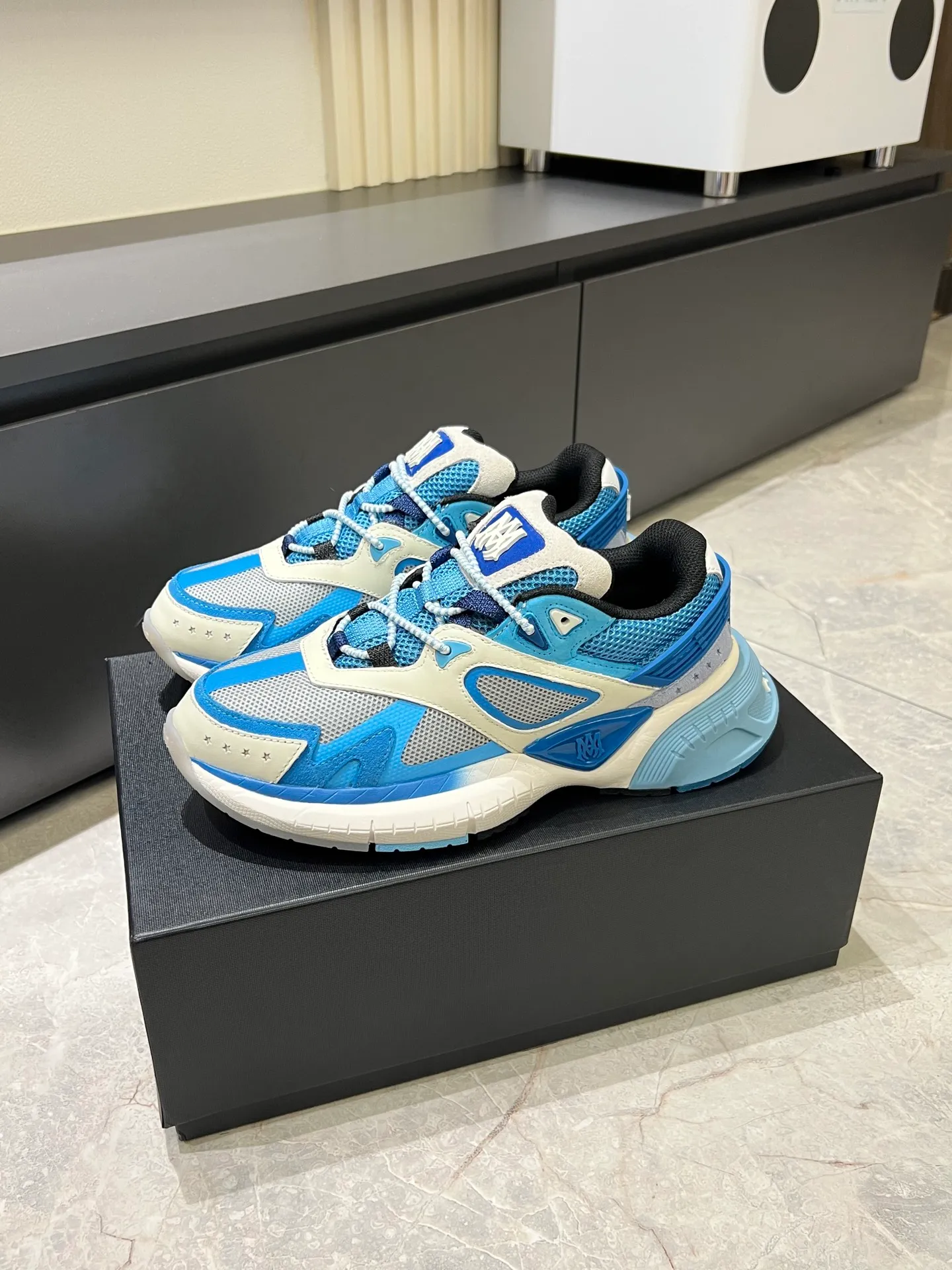 Men's shoes 💰p680 AMIRI's new men's casual sports shoes, made of first-layer cowhide upper and original breathable mesh, rich in three-dimensionality, contrasting color design, simple style, fashionable and sporty, breathable mesh lining, original ultra-light outsole, a must-have item for daily leisure! Size: 38-45!